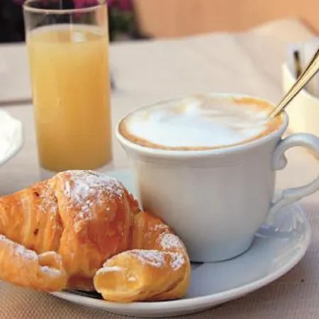 Colosseum מלון דירות רומא